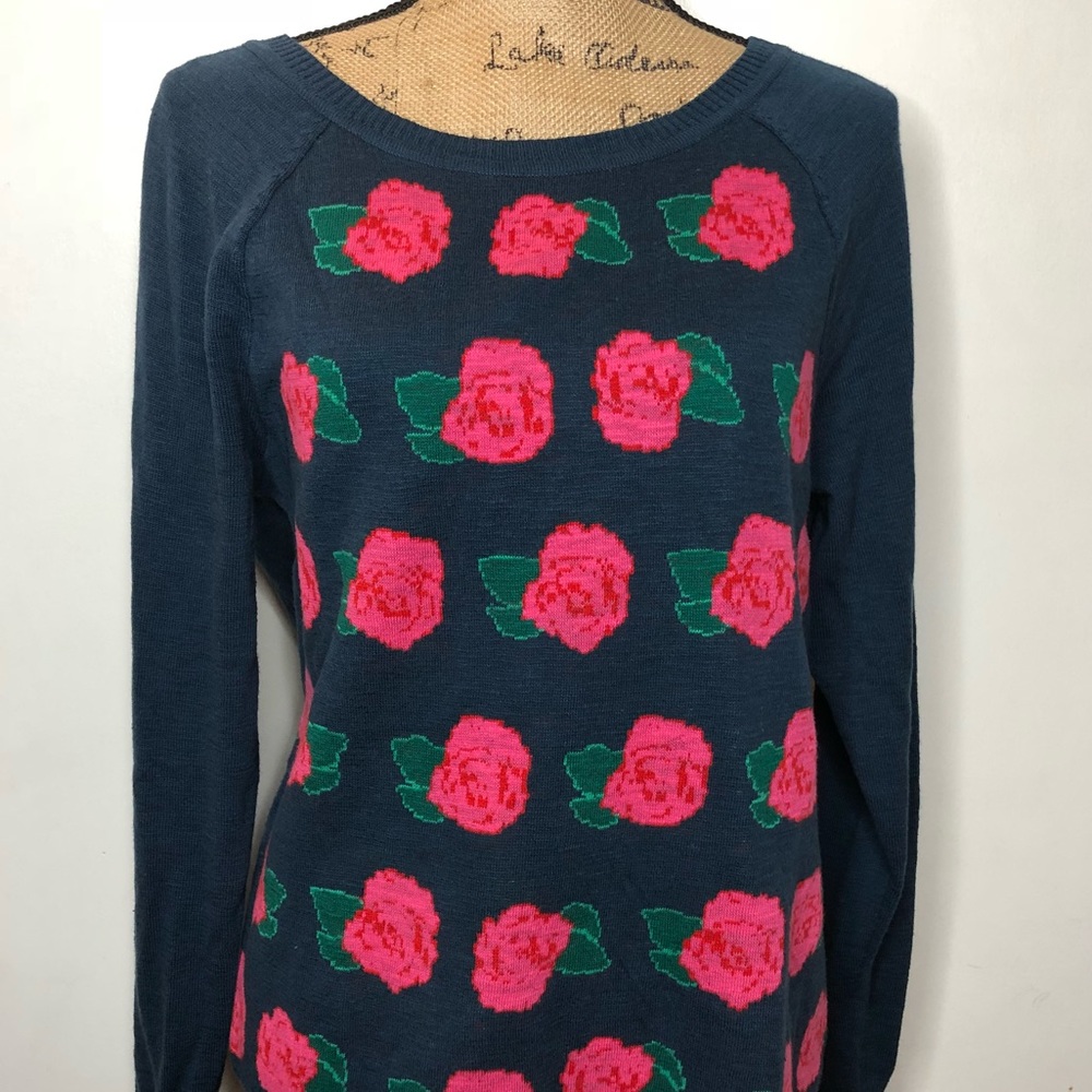 NWOT Roses Sweater - Picture 3 of 3